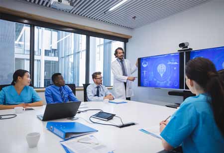 Integrated Strategies in Healthcare Communication: Trends and Challenges