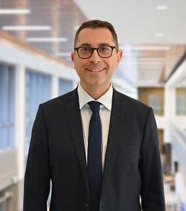Dr. Justin Grant Dr. Justin Grant